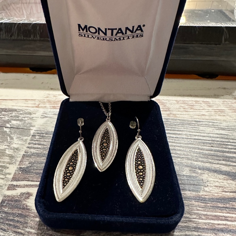 Montana silver earrings and necklace set